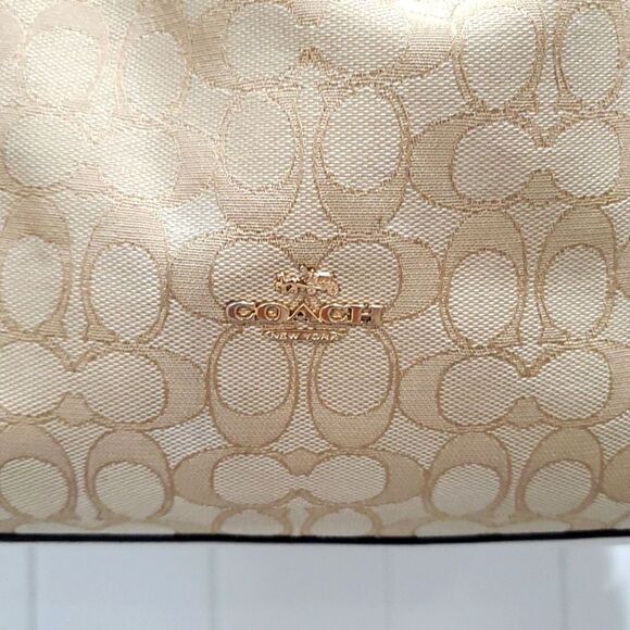 Coach Edie 31 Leather & Siganture Jacquard Print Shoulder Bag, EXCELLENT CONDIT - Picture 2 of 16